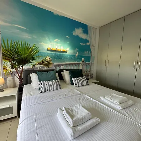 Sunset Bay פרוטאראס